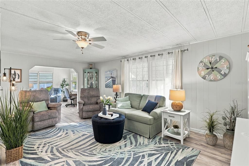 For Sale: $199,000 (2 beds, 2 baths, 1343 Square Feet)