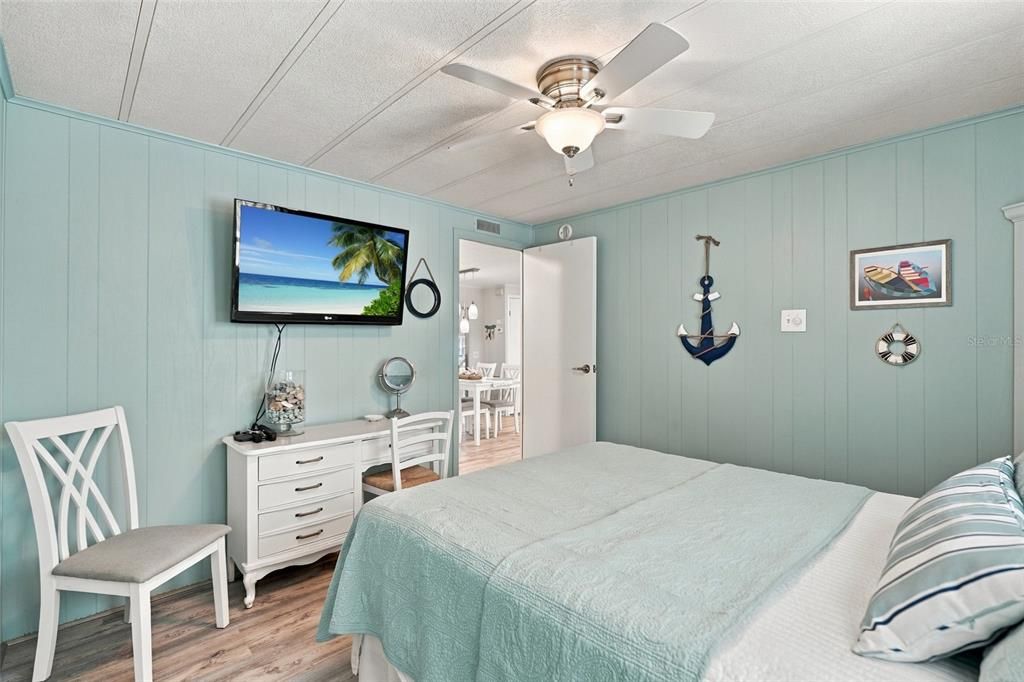 For Sale: $199,000 (2 beds, 2 baths, 1343 Square Feet)