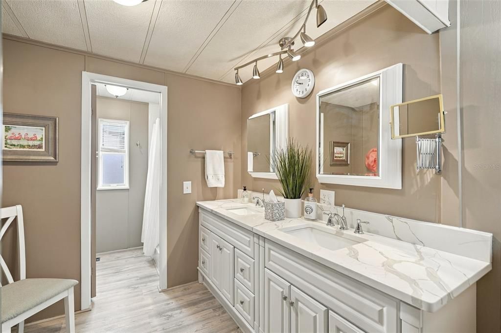 For Sale: $199,000 (2 beds, 2 baths, 1343 Square Feet)