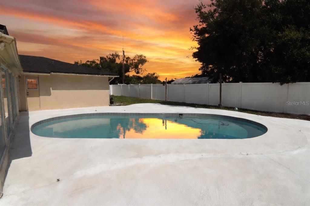 En Venta: $485,000 (4 camas, 2 baños, 2092 Pies cuadrados)
