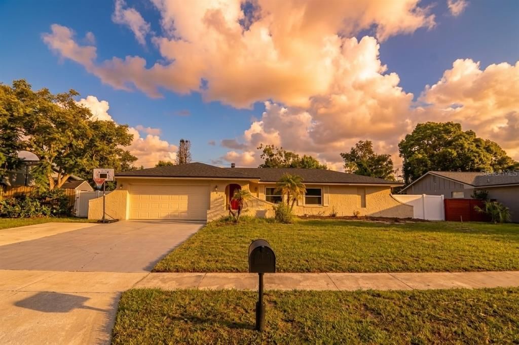 En Venta: $485,000 (4 camas, 2 baños, 2092 Pies cuadrados)