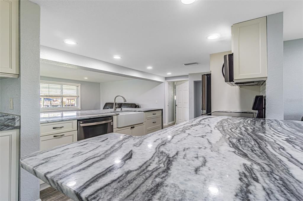 For Sale: $474,900 (3 beds, 2 baths, 1900 Square Feet)