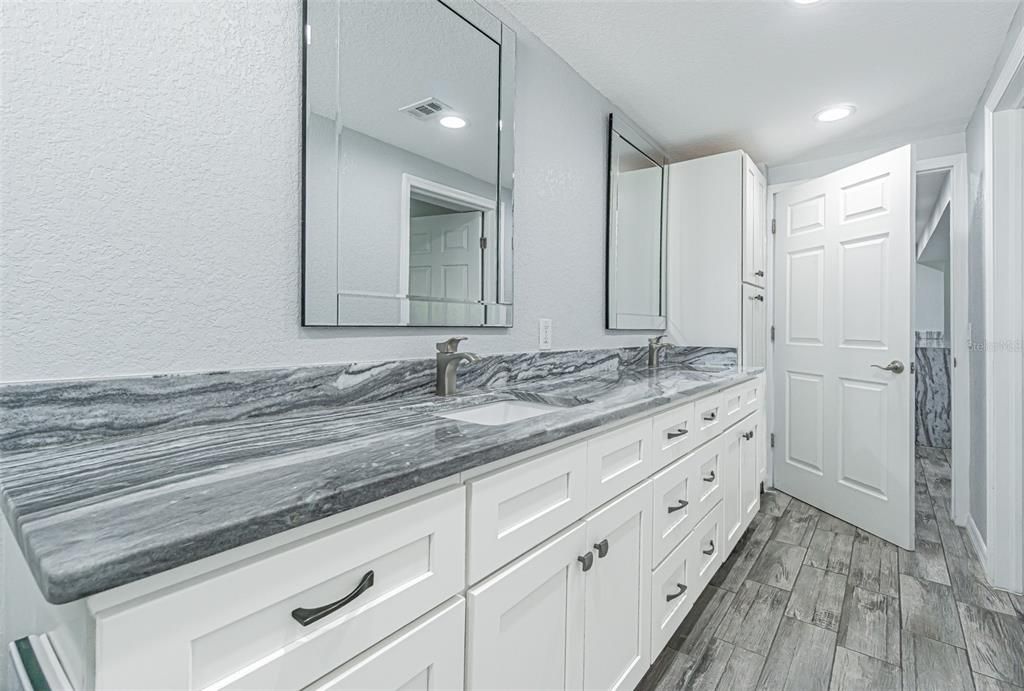 For Sale: $474,900 (3 beds, 2 baths, 1900 Square Feet)