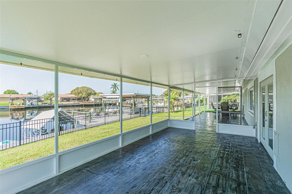 For Sale: $474,900 (3 beds, 2 baths, 1900 Square Feet)