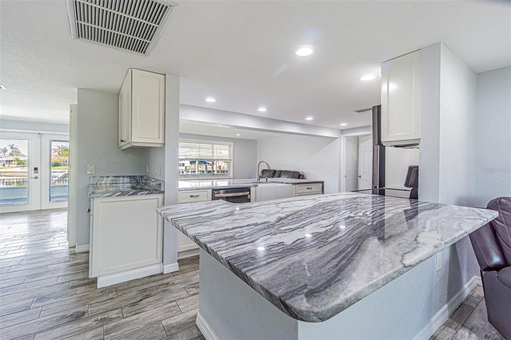 For Sale: $474,900 (3 beds, 2 baths, 1900 Square Feet)