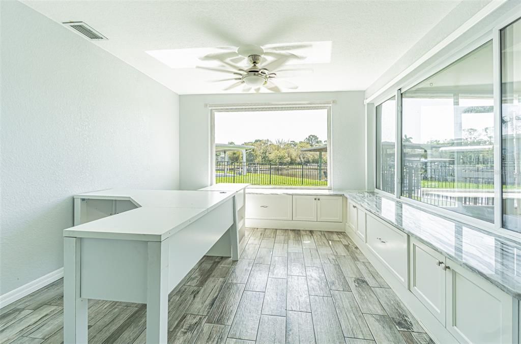For Sale: $474,900 (3 beds, 2 baths, 1900 Square Feet)