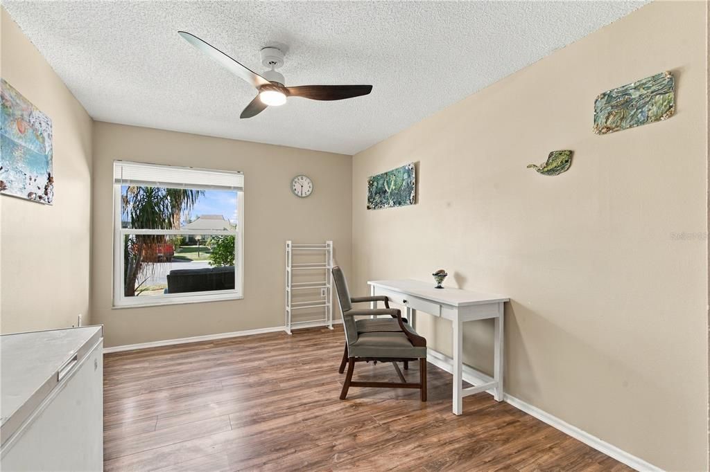 For Sale: $115,000 (2 beds, 1 baths, 825 Square Feet)