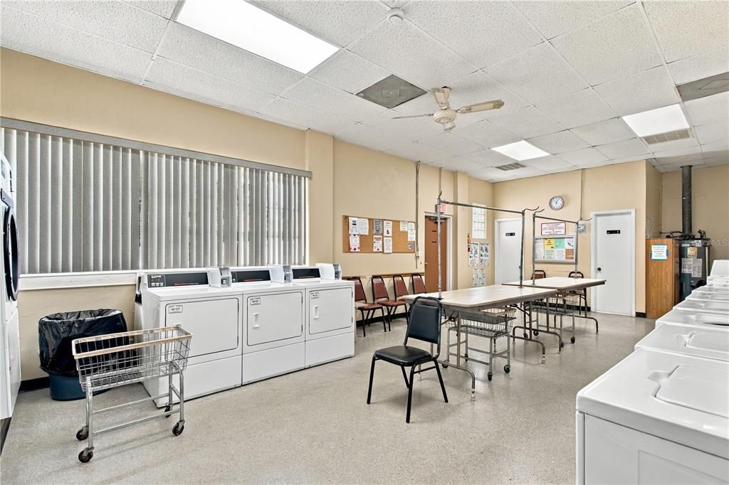 For Sale: $115,000 (2 beds, 1 baths, 825 Square Feet)