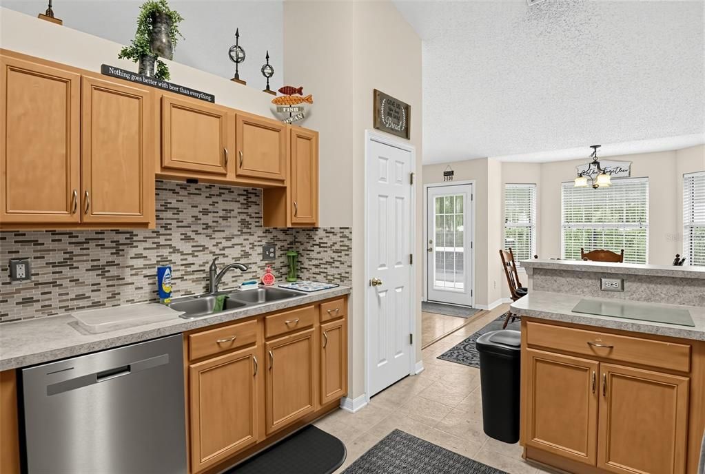 For Sale: $369,900 (4 beds, 2 baths, 2325 Square Feet)