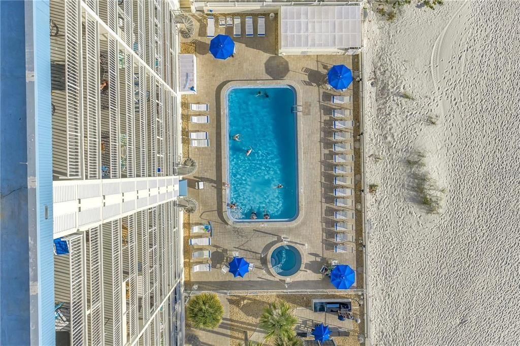For Sale: $1,299,000 (3 beds, 2 baths, 1060 Square Feet)