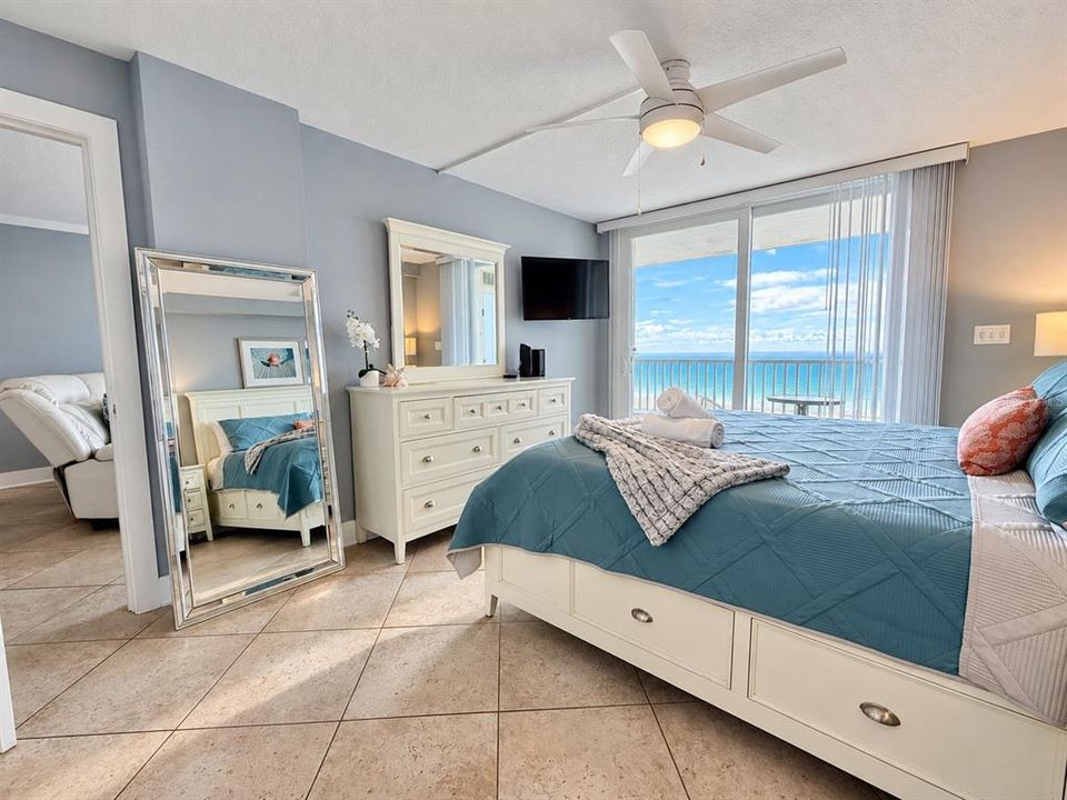For Sale: $1,299,000 (3 beds, 2 baths, 1060 Square Feet)