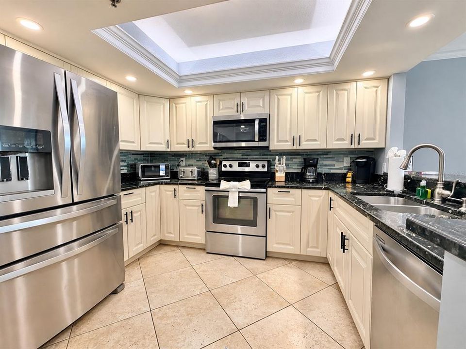 For Sale: $1,299,000 (3 beds, 2 baths, 1060 Square Feet)