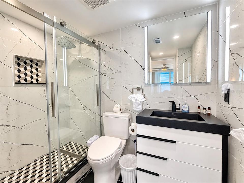For Sale: $1,299,000 (3 beds, 2 baths, 1060 Square Feet)