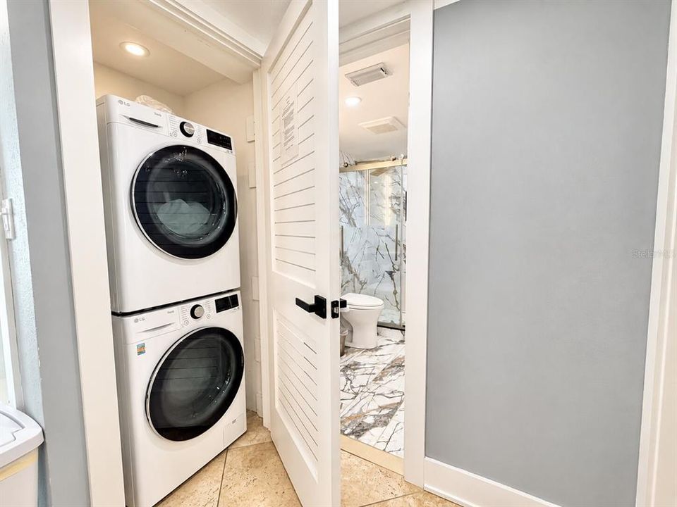For Sale: $1,299,000 (3 beds, 2 baths, 1060 Square Feet)