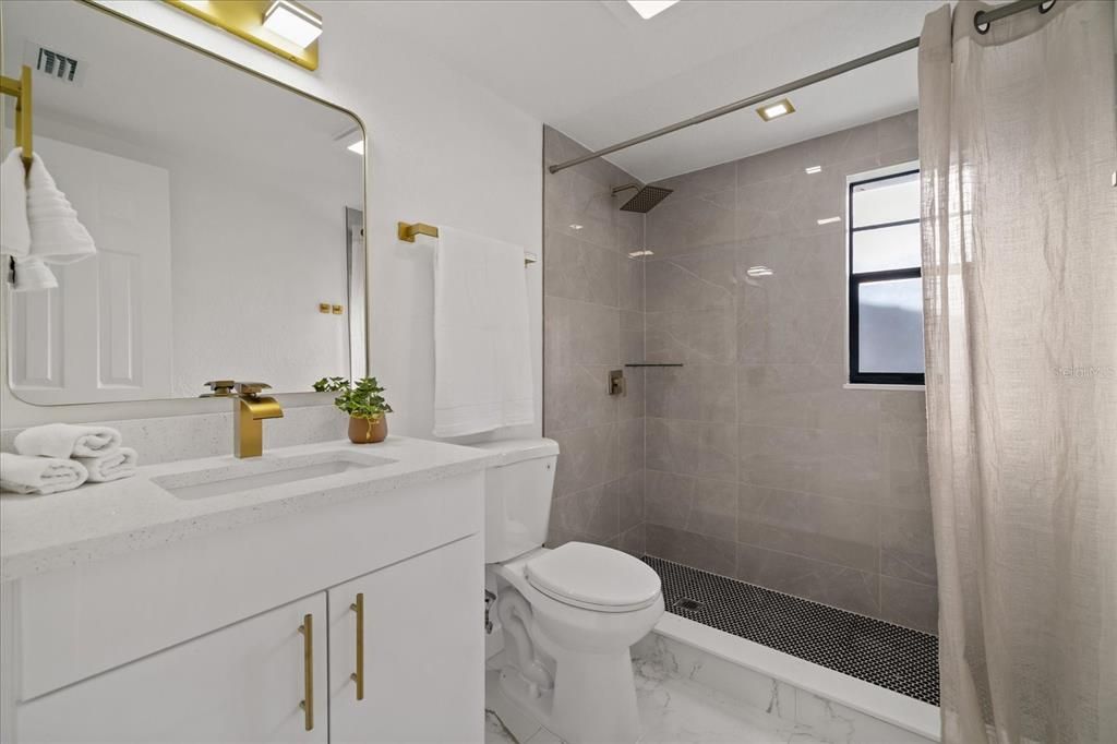 En Venta: $319,900 (3 camas, 2 baños, 1016 Pies cuadrados)