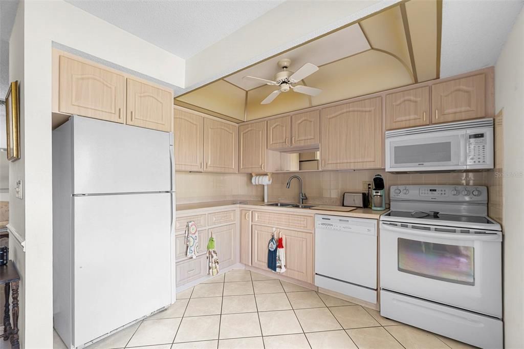 En Venta: $159,000 (2 camas, 2 baños, 925 Pies cuadrados)