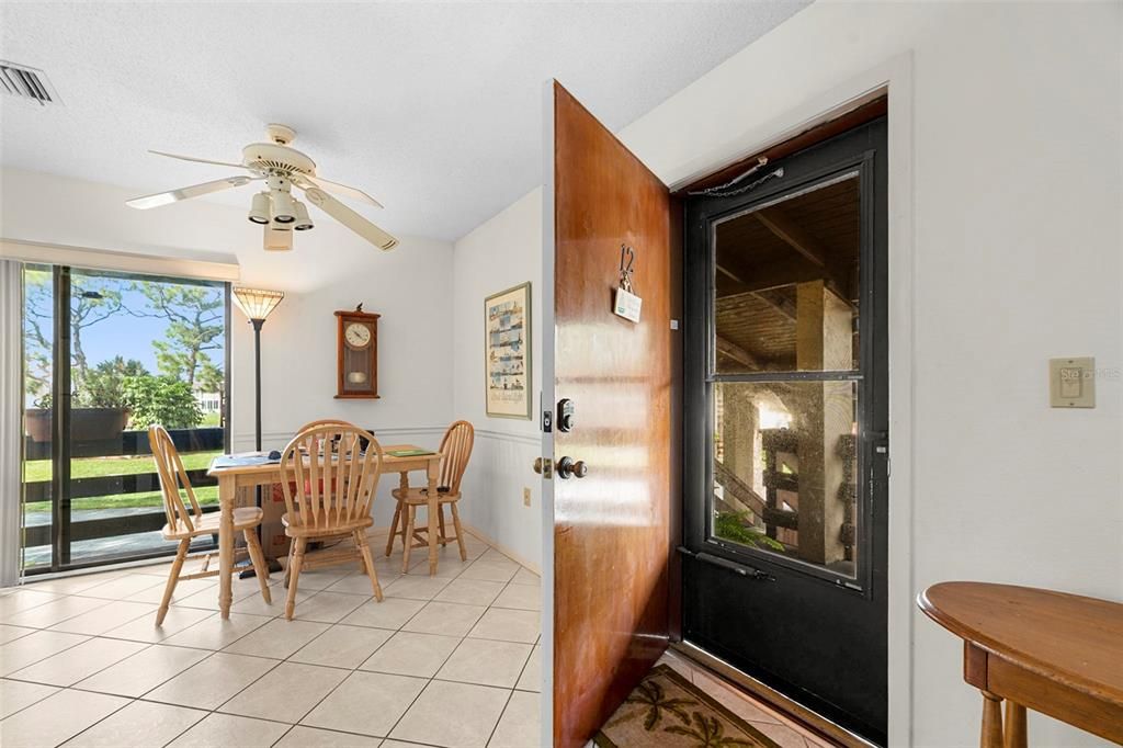 En Venta: $159,000 (2 camas, 2 baños, 925 Pies cuadrados)
