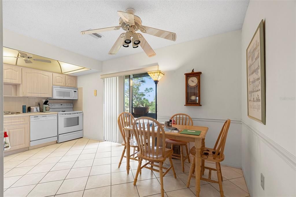 En Venta: $159,000 (2 camas, 2 baños, 925 Pies cuadrados)