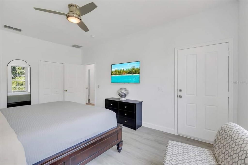 For Sale: $279,900 (4 beds, 3 baths, 1730 Square Feet)
