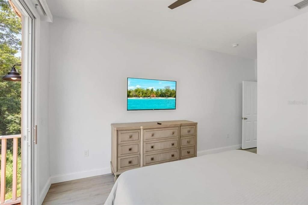 For Sale: $279,900 (4 beds, 3 baths, 1730 Square Feet)