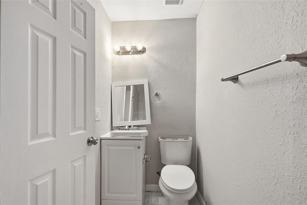 En Venta: $259,900 (3 camas, 1 baños, 1379 Pies cuadrados)