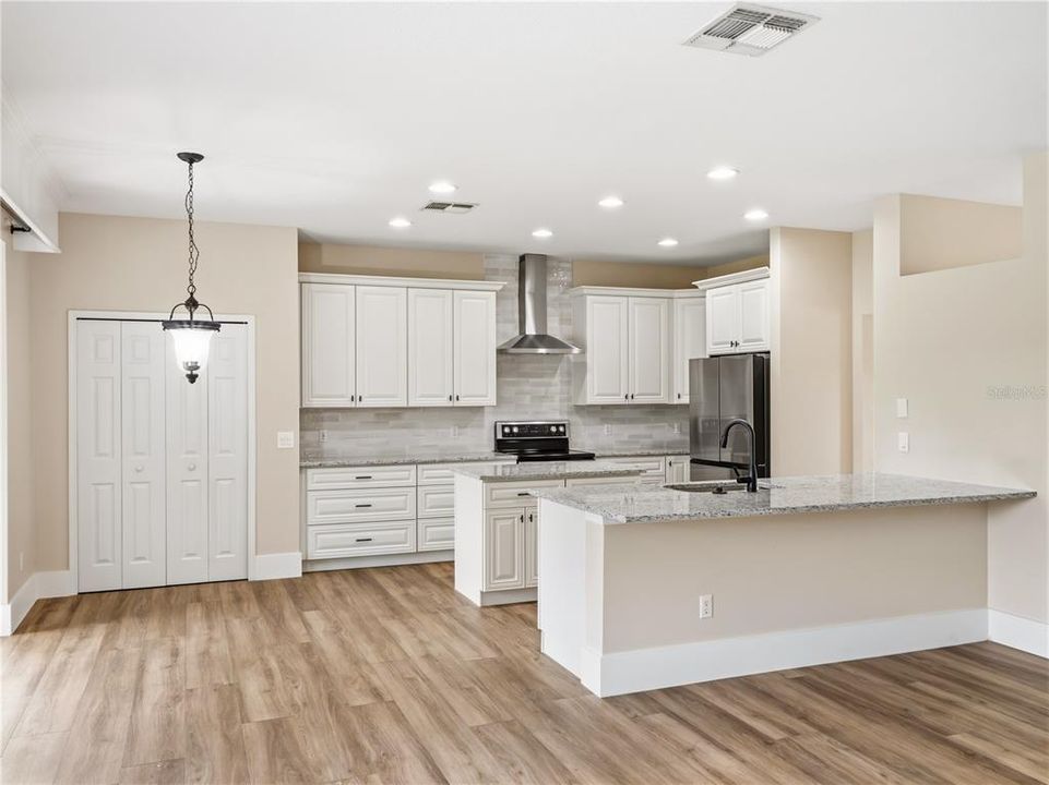 For Sale: $790,000 (5 beds, 4 baths, 3381 Square Feet)