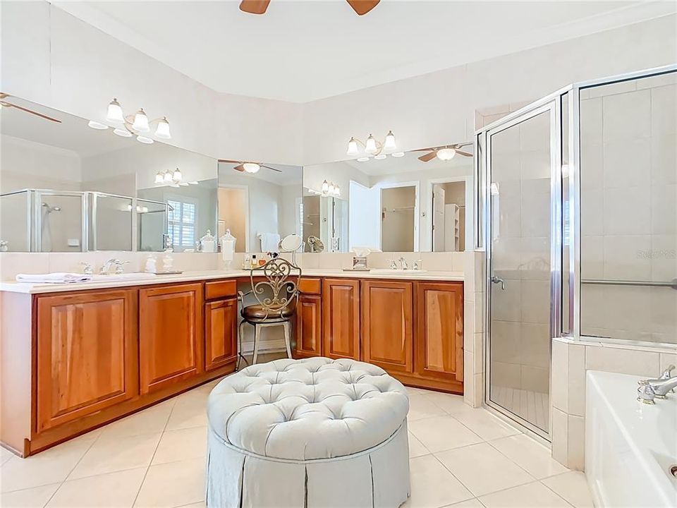 En Venta: $436,000 (3 camas, 2 baños, 2159 Pies cuadrados)