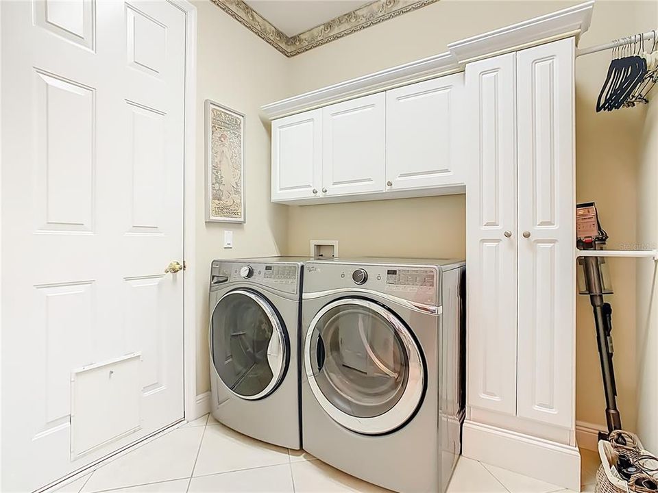 En Venta: $436,000 (3 camas, 2 baños, 2159 Pies cuadrados)