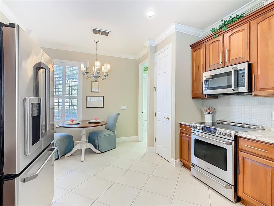 En Venta: $436,000 (3 camas, 2 baños, 2159 Pies cuadrados)