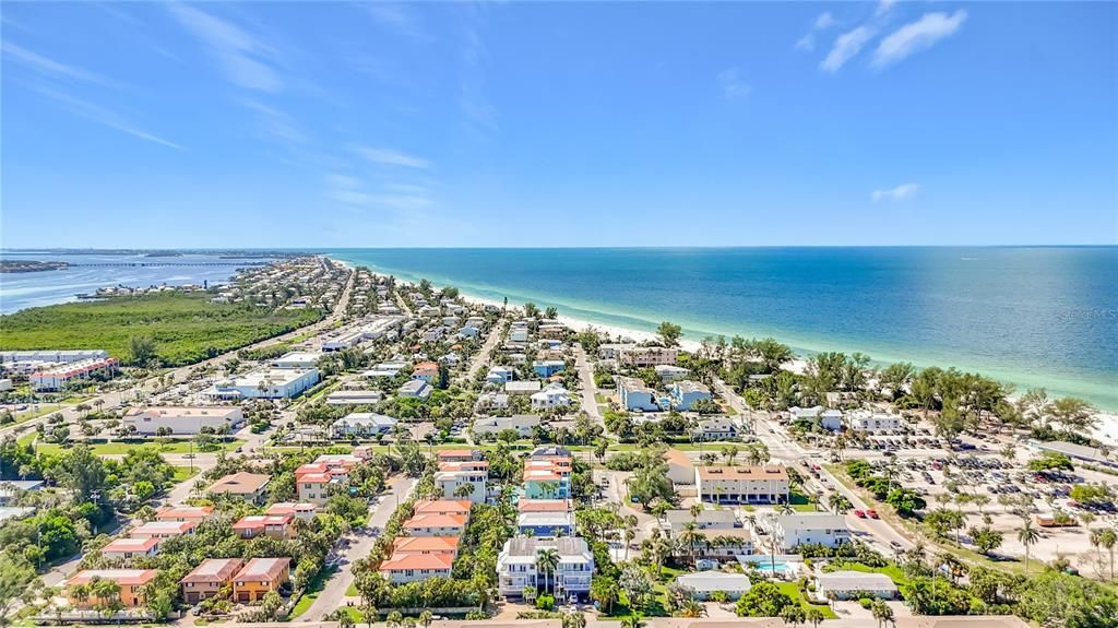 En Venta: $2,895,000 (5 camas, 6 baños, 2118 Pies cuadrados)