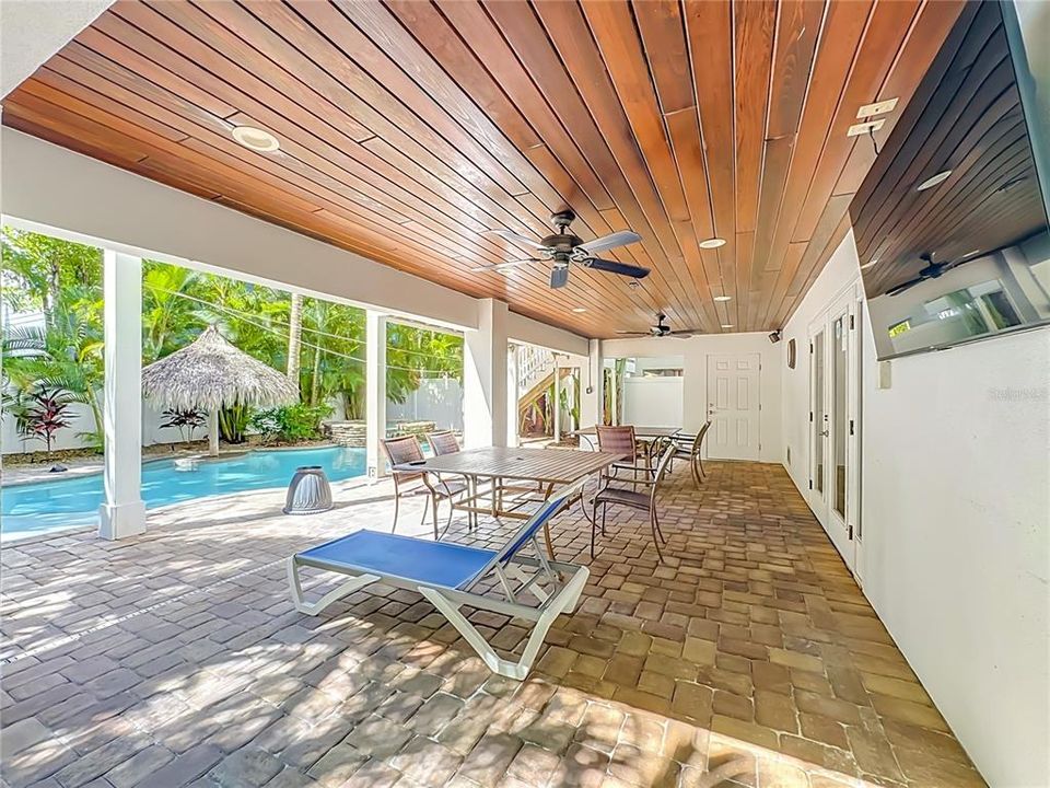 En Venta: $2,895,000 (5 camas, 6 baños, 2118 Pies cuadrados)