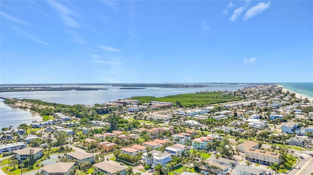 En Venta: $2,895,000 (5 camas, 6 baños, 2118 Pies cuadrados)