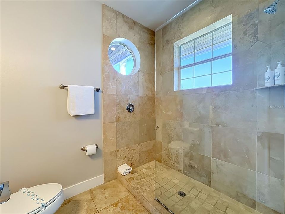 En Venta: $2,895,000 (5 camas, 6 baños, 2118 Pies cuadrados)