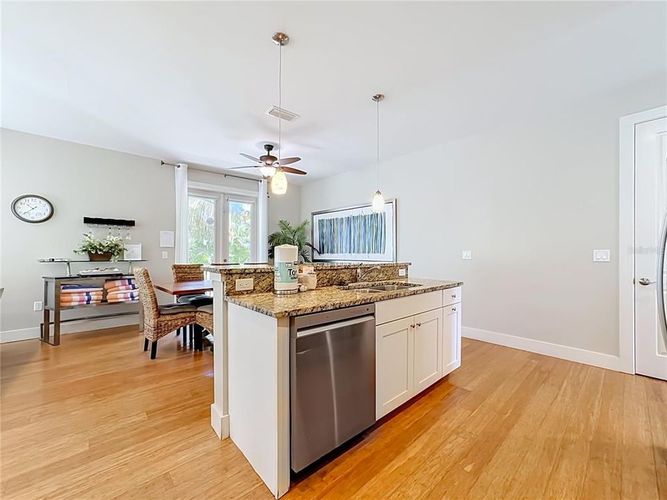 En Venta: $2,895,000 (5 camas, 6 baños, 2118 Pies cuadrados)