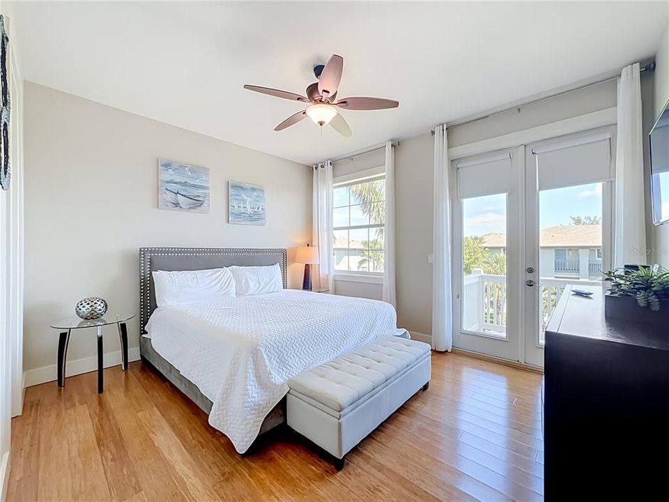 En Venta: $2,895,000 (5 camas, 6 baños, 2118 Pies cuadrados)