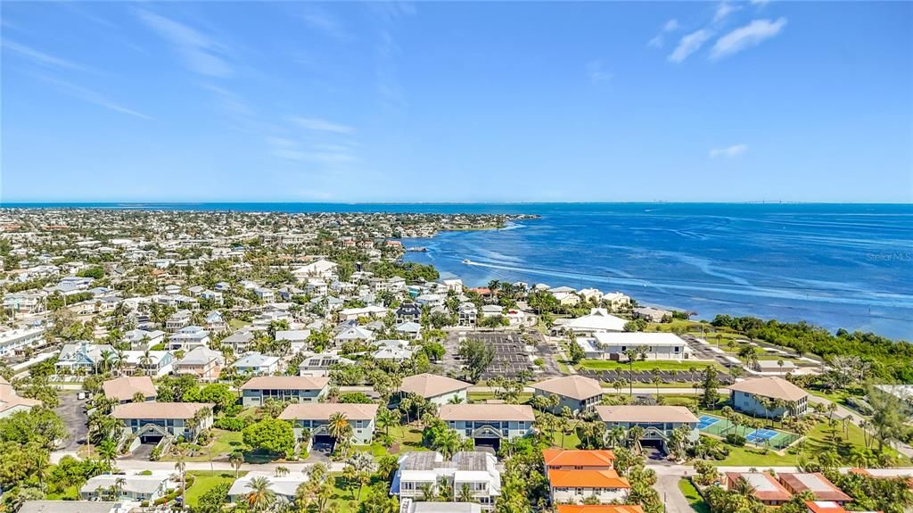 En Venta: $2,895,000 (5 camas, 6 baños, 2118 Pies cuadrados)