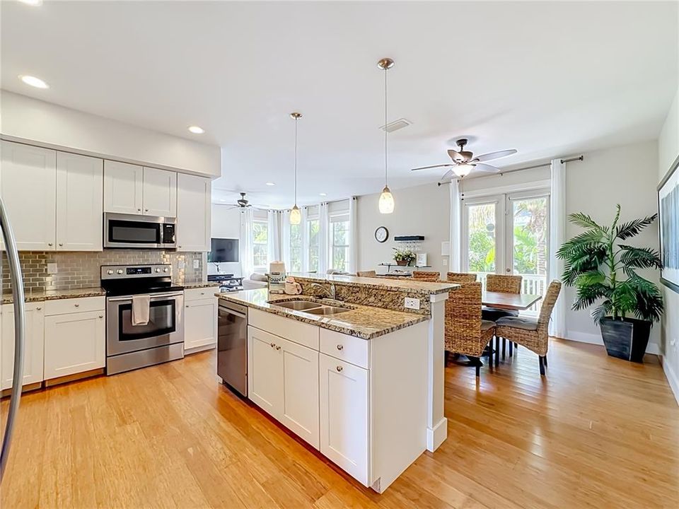 En Venta: $2,895,000 (5 camas, 6 baños, 2118 Pies cuadrados)