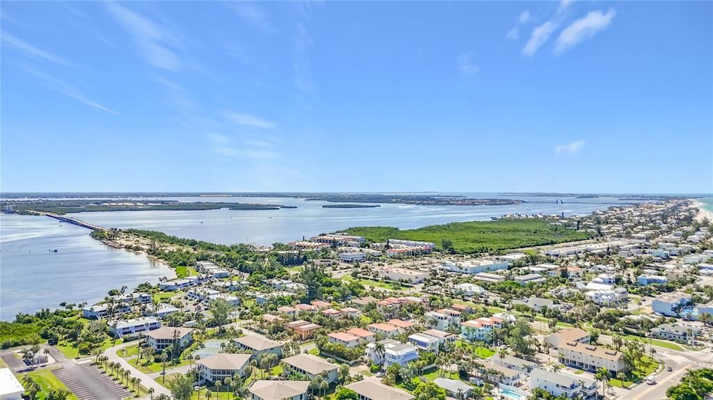 En Venta: $2,895,000 (5 camas, 6 baños, 2118 Pies cuadrados)