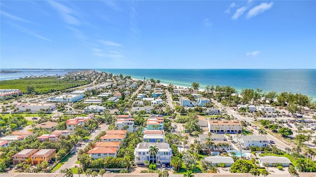 En Venta: $2,895,000 (5 camas, 6 baños, 2118 Pies cuadrados)