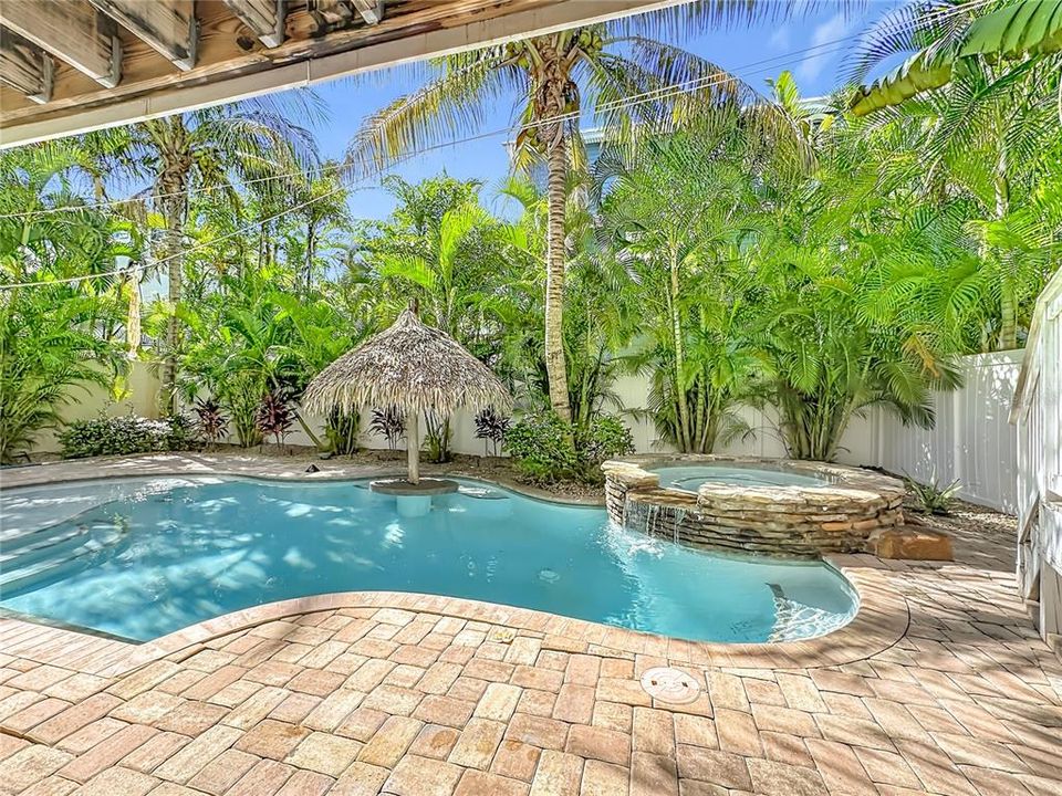 En Venta: $2,895,000 (5 camas, 6 baños, 2118 Pies cuadrados)