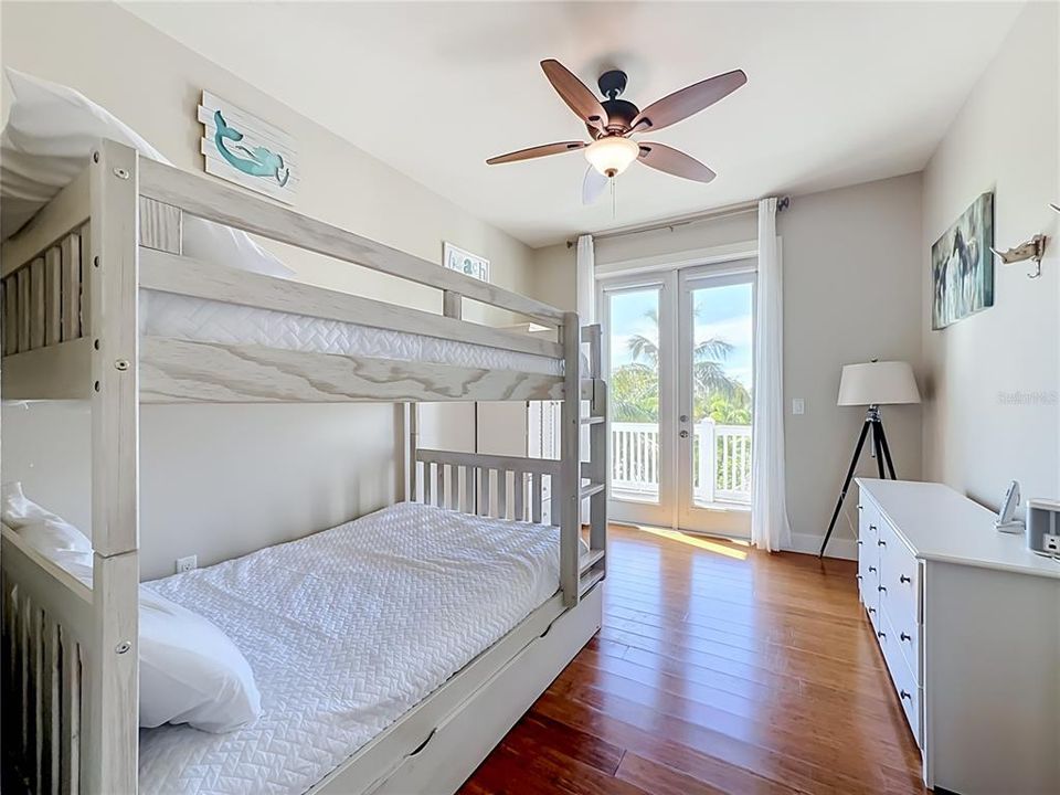 En Venta: $2,895,000 (5 camas, 6 baños, 2118 Pies cuadrados)