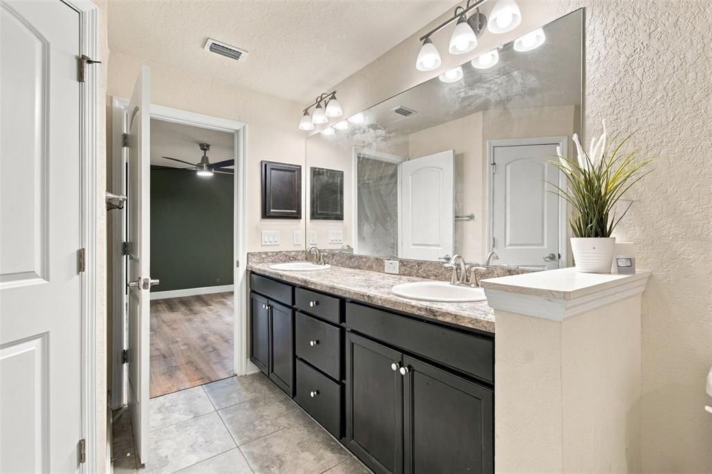 For Sale: $460,000 (4 beds, 2 baths, 2133 Square Feet)