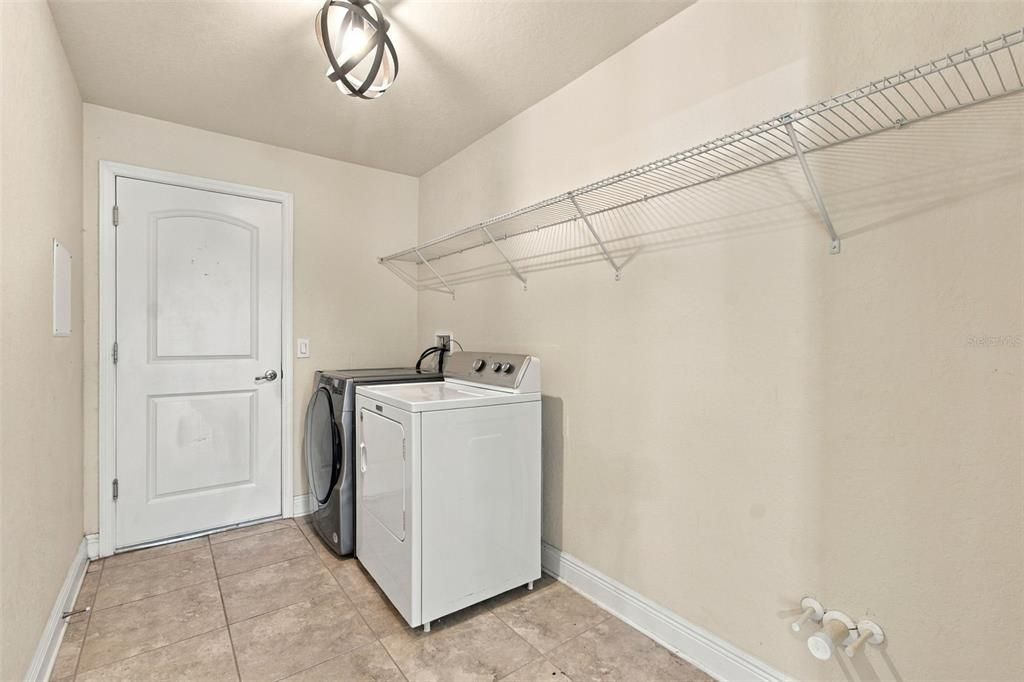 For Sale: $460,000 (4 beds, 2 baths, 2133 Square Feet)