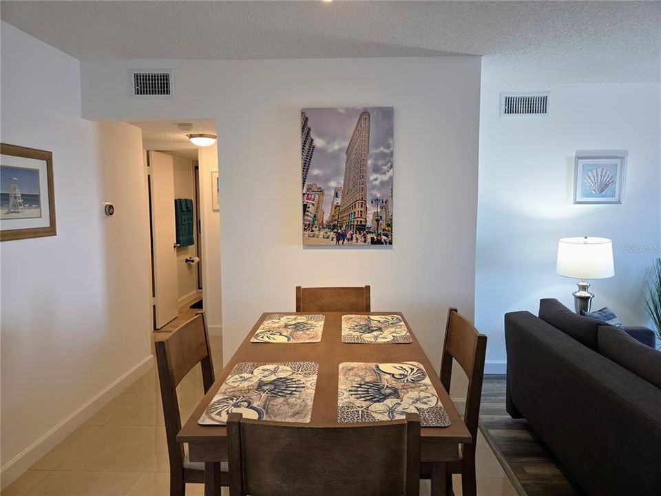 For Rent: $2,600 (1 beds, 1 baths, 860 Square Feet)