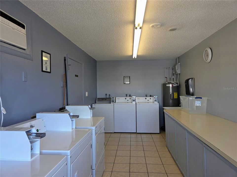 For Rent: $2,600 (1 beds, 1 baths, 860 Square Feet)