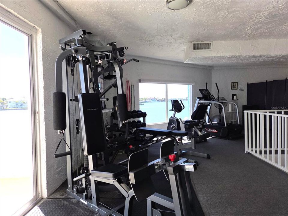 For Rent: $2,600 (1 beds, 1 baths, 860 Square Feet)