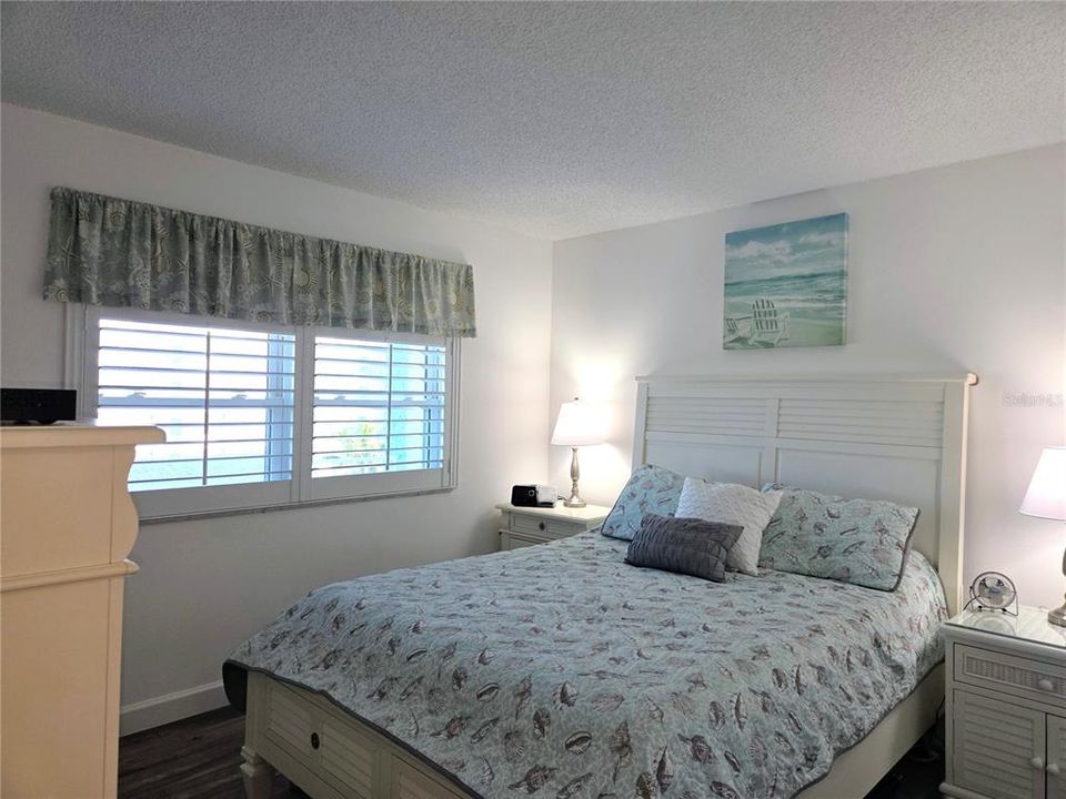 For Rent: $2,600 (1 beds, 1 baths, 860 Square Feet)