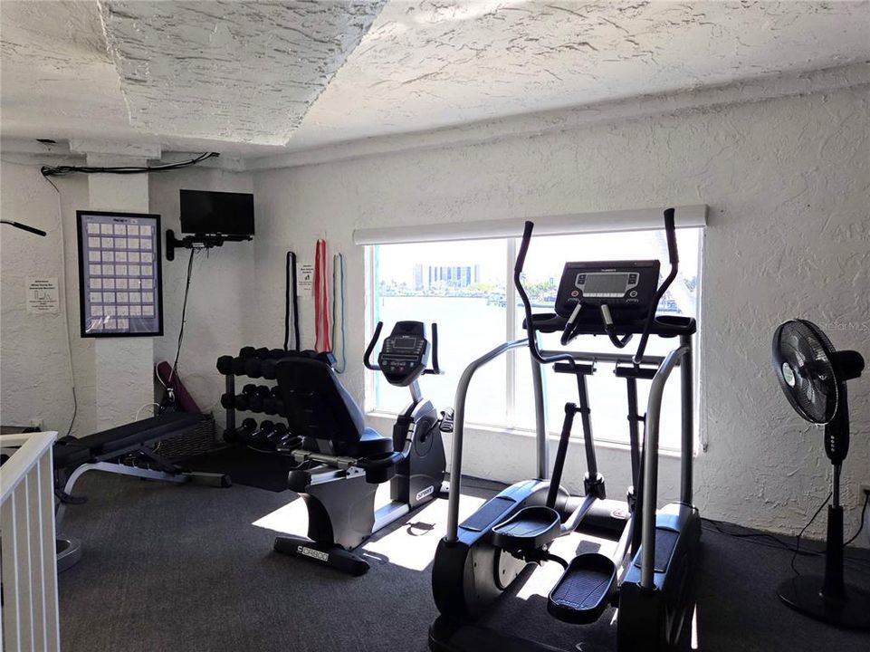 For Rent: $2,600 (1 beds, 1 baths, 860 Square Feet)