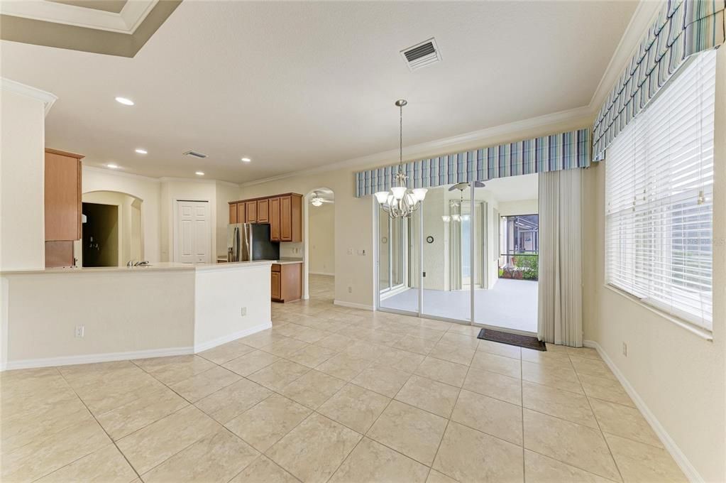 En Venta: $599,999 (4 camas, 2 baños, 2425 Pies cuadrados)