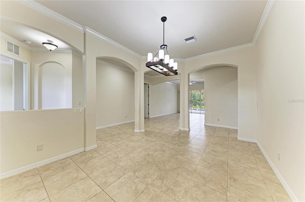 En Venta: $599,999 (4 camas, 2 baños, 2425 Pies cuadrados)